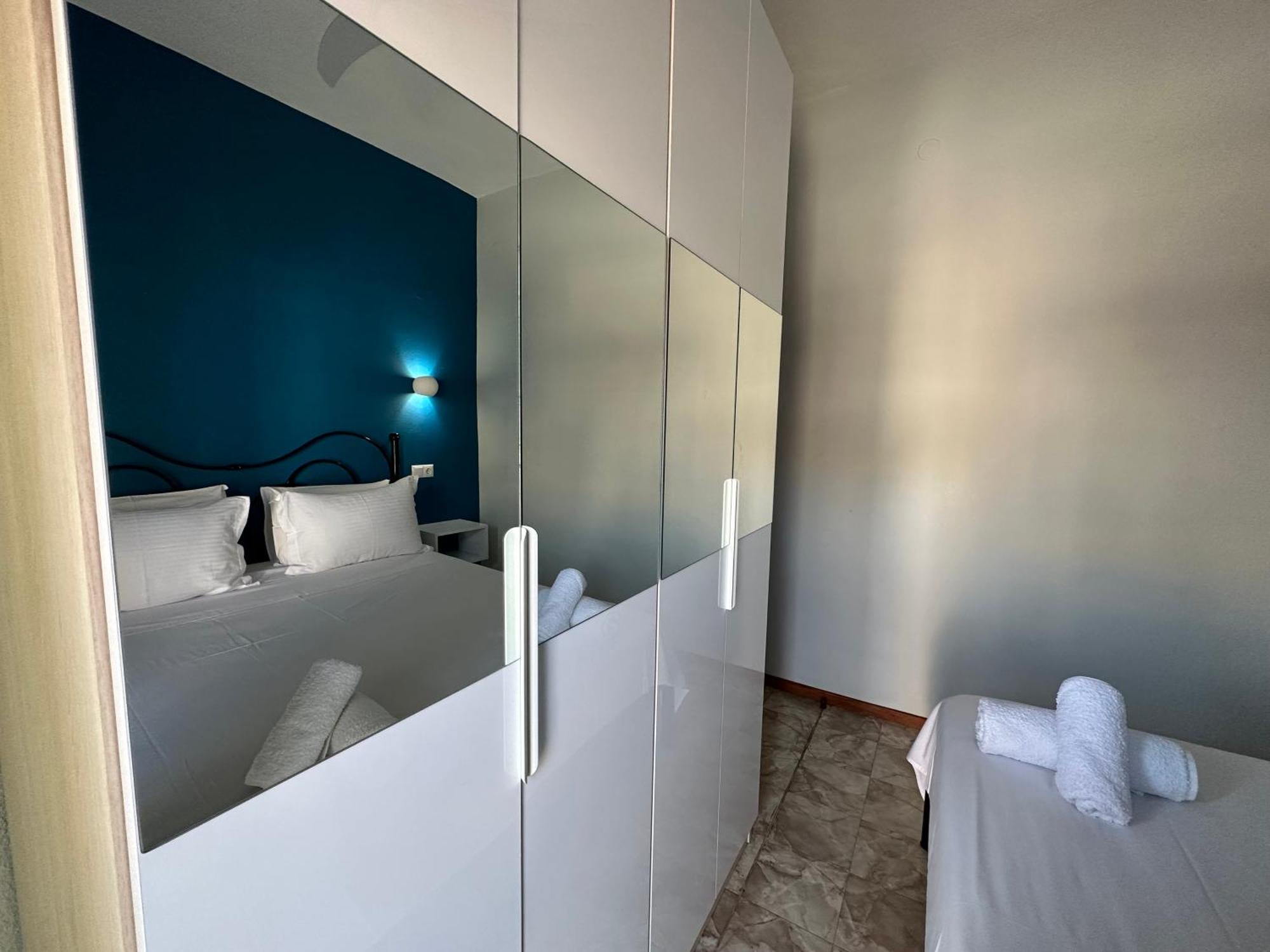 W Pearl Suite Néa Péramos Eksteriør billede