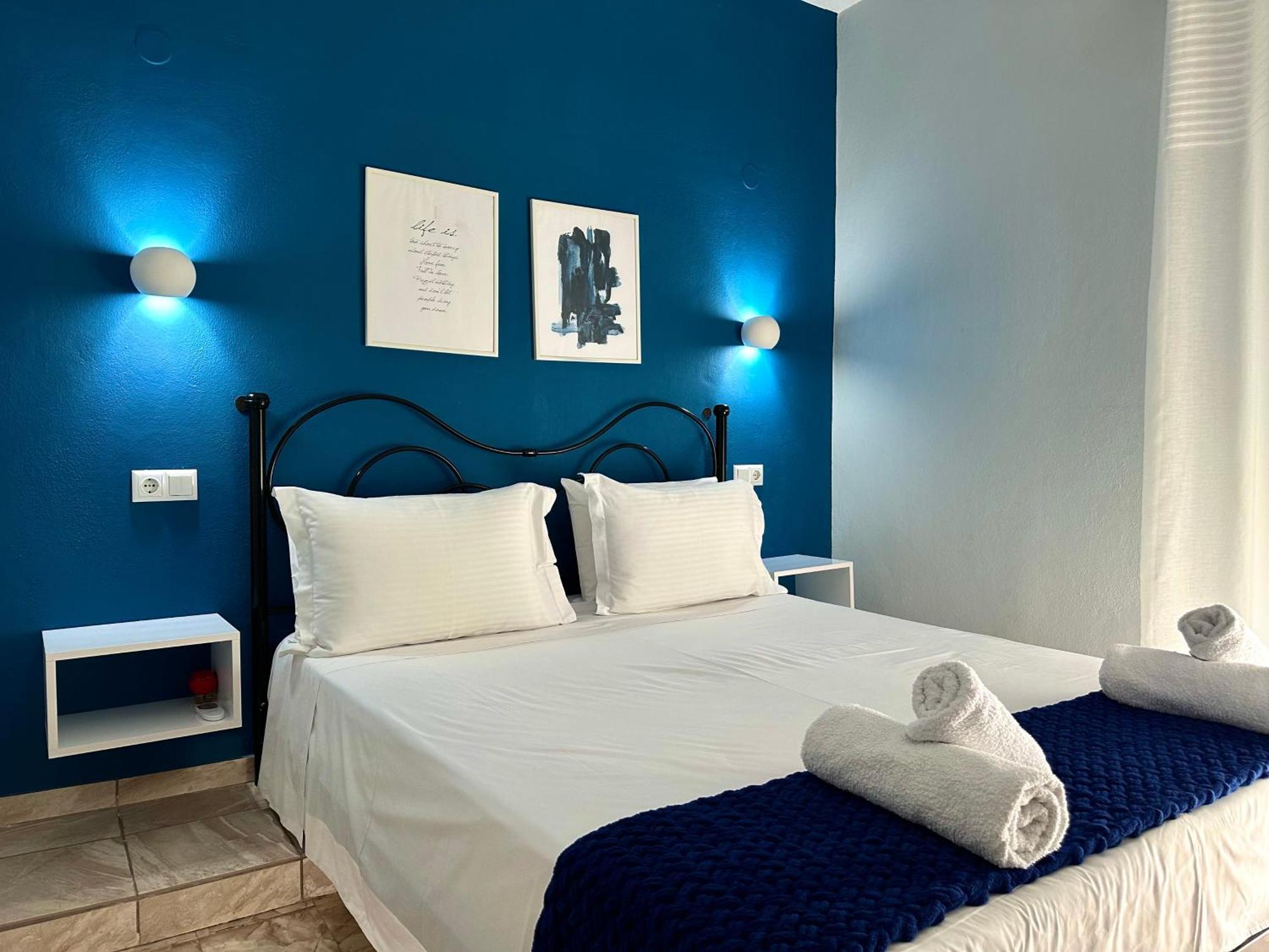 W Pearl Suite Néa Péramos Eksteriør billede